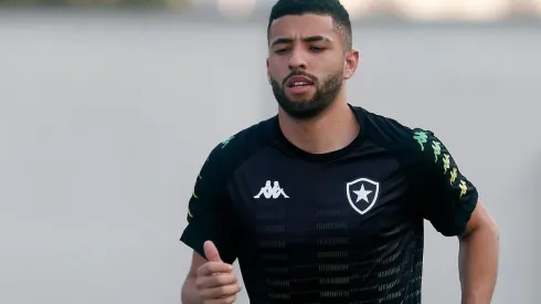 Lateral não foi nem relacionado - Foto: Vitor Silva/Botafogo.