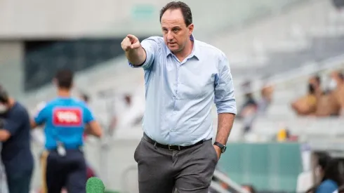 Ceni é questionado no Mengão — Foto: Alexandre Vidal / Flamengo