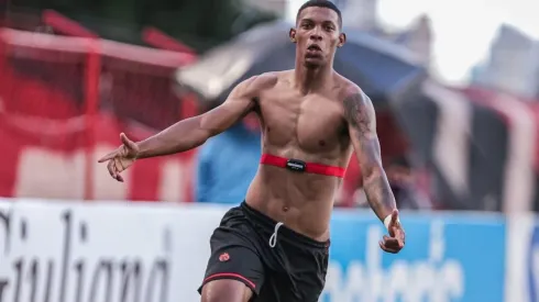 Vitor marcou o gol da vitória do Dragão