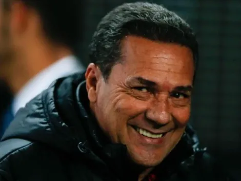 Luxemburgo se rende ao talento de zagueiro do Vasco