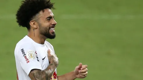 Claudinho, do RB Bragantino, se isolou na artilharia do Brasileirão