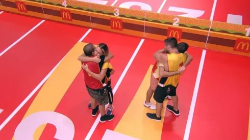 Projota e Arthur abraçam Sarah e Gilberto, penúltimos eliminados