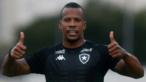 Guilherme Santos pode permanecer no Glorioso. Vítor Silva/Botafogo