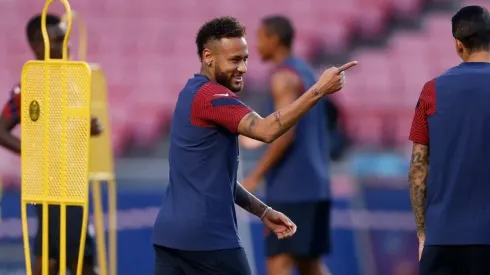 Neymar acompanha o BBB 21 mesmo estando em outro fuso horário