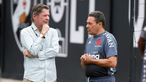 O Presidente Jorge Salgado conversou pessoalmente com elenco e comissão técnica (Crédito: Foto divulgada no Twitter do clube)