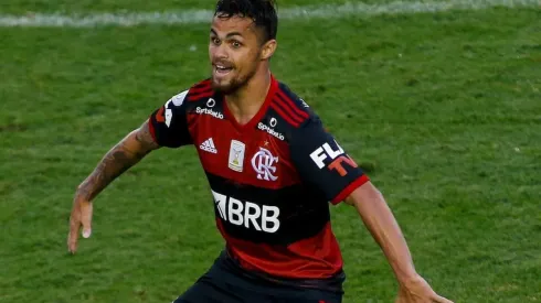 Michael ganhou minutos contra o Corinthians