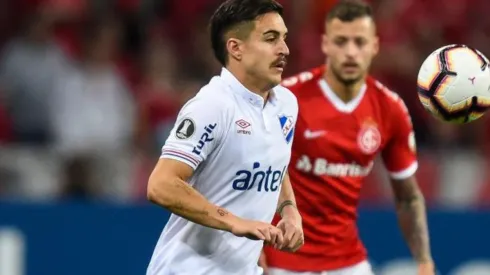 Gabriel Neves é colocado no Verdão. Foto: Pedro Vilela/Getty Images