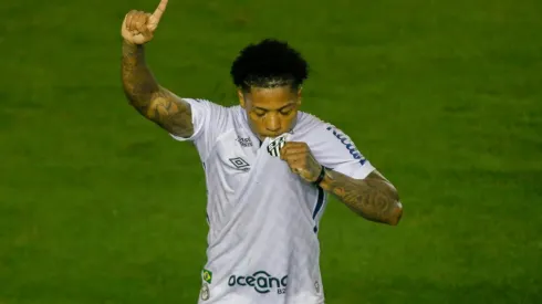 Marinho desfalca o Santos no último jogo do Brasileirão; jogador testou positivo para Covid-19