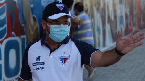 Enderson busca o lateral da equipe mineira. Foto: Bruno Oliveira/Fortaleza EC