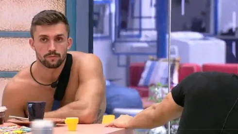 BBB 21: Arthur divertiu a web após se comparar a Felipe Prior, do BBB 20