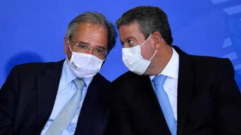 Paulo Guedes conversa com Arthur Lira, presidente da Câmara