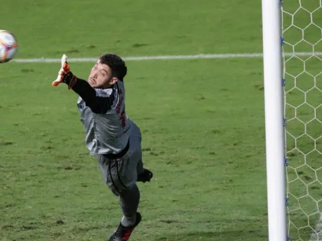 Caíque França vira manchete e Corinthians inscreve 2 goleiros às pressas no Paulistão