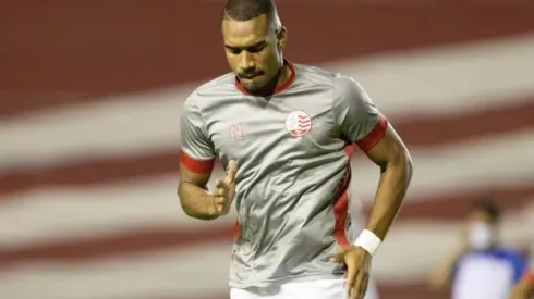 Hélio dos Anjos desabafa após Kevyn ter acionado clube na justiça