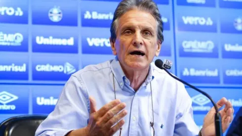 Grêmio anuncia saídas do vice de futebol e diretores
