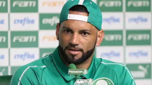 Com Weverton na mira de Tite, Palmeiras prepara renovação de substituto do goleiro