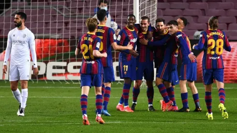 Barcelona goleia Huesca em noite espetacular de Messi