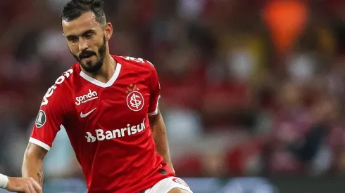 Lateral-esquerdo está se transferindo ao Cuiabá (Foto: Getty Images)