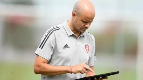 Ramírez pede contratação de zagueiro e diretoria do Inter avalia 2 defensores do futebol uruguaio