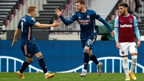 Arsenal reage e empate com West Ham