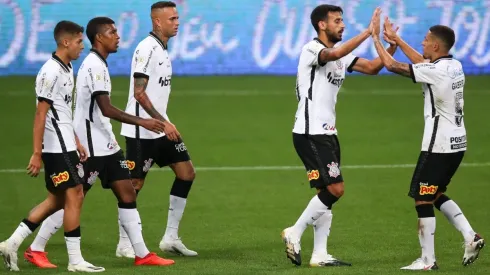 Corinthians não tem mais jogadores afastados por Covid-19. (Foto: Getty Images)