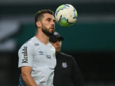 Laércio recebe oferta da Chape e Santos pode perder 3 zagueiros para 2021