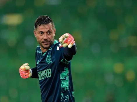 Fla tenta empréstimo de goleiro cobiçado pelo Barça e Diego Alves pode ter nova concorrência