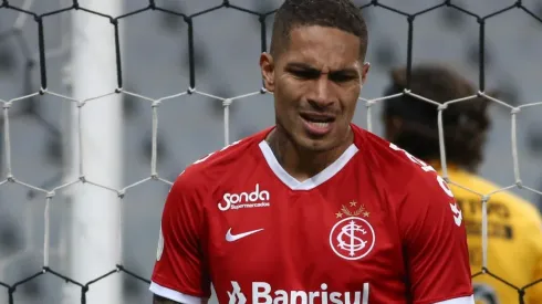 Guerrero pode começar como opção no banco – Foto: Marcello Zambrana/AGIF.