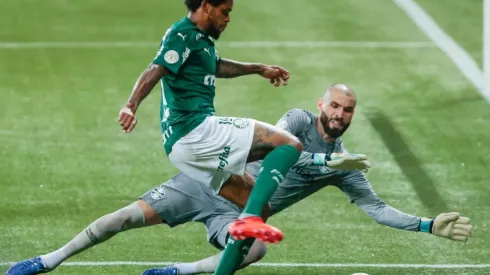 Goleiro não está mais vinculado ao Grêmio – Foto: Marcello Zambrana/AGIF.