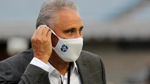 Treinador recebeu a primeira dose da vacina contra a Covid-19 (Foto: Getty Images)