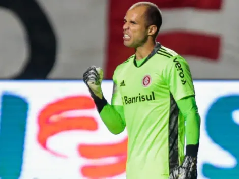 Lomba vence 'queda de braço' e deve ser goleiro titular do Inter em 2021