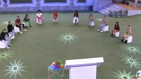 Jogo da discórdia foi realizado ao ar livre na última segunda-feira (Foto: Reprodução/Globoplay)