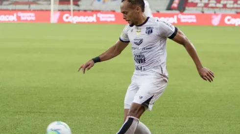 Troca de B. Pacheco por Lindoso, do Inter, é ventilada nas redes sociais