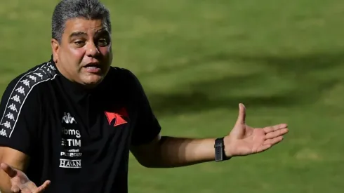 Treinador foi comunicado sobre a situação - Foto: Thiago Ribeiro/AGIF.