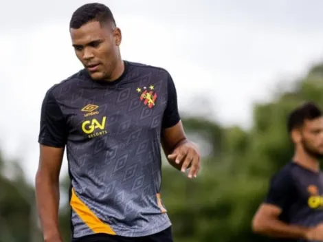 Mikael cresce na disputa contra Tréllez e joga problema para Louzer