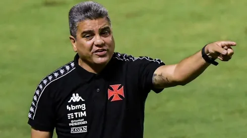 Treinador é um dos responsáveis pelo sucesso do jogador - Foto: Thiago Ribeiro/AGIF.