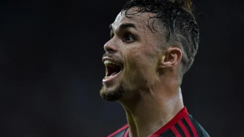 Michael é reserva no Flamengo - Foto: Thiago Ribeiro/AGIF.