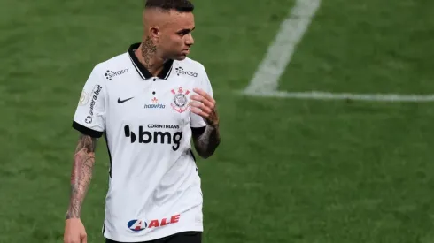 Camisa 7 deve ser titular na partida diante do Peñarol (Foto: Marcello Zambrana/AGIF)