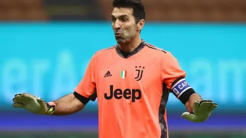 Buffon chegou à Juventus em 2001