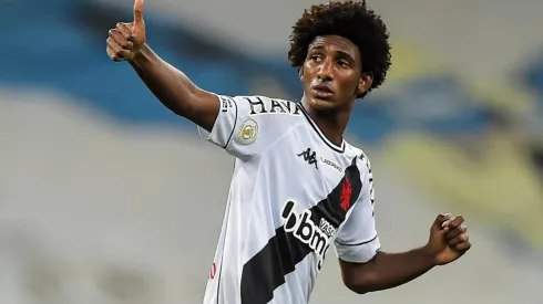 Atacante não vive um bom momento – Foto: Thiago Ribeiro/AGIF.