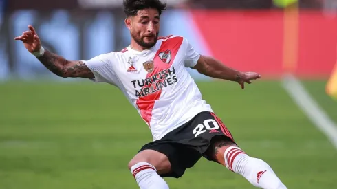 Lateral-esquerdo deve ser o escolhido por Gallardo para atuar no gol (Foto: Getty Images)