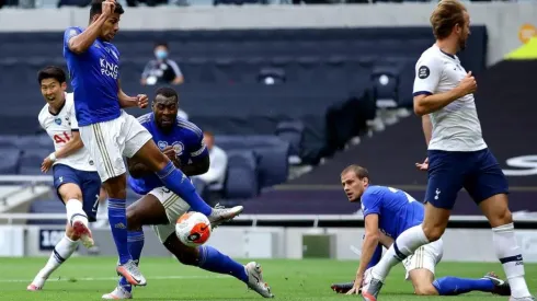 O Leicester recebe o Tottenham neste domingo (23)