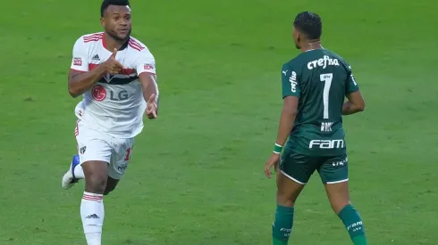 Luan comemora o gol que vai dando a vitória e o título ao São Paulo (Foto: Marcello Zambrana/AGIF)