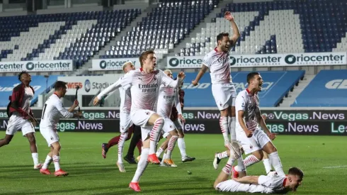 Jogadores do Milan comemoram a classificação para a Champions League (Foto: Getty Images)