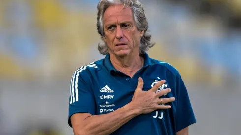 Treinador está pressionado na Europa - Foto: Thiago Ribeiro/AGIF.