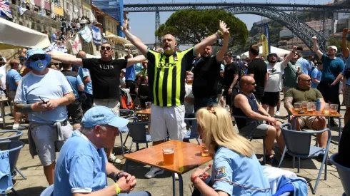 Torcedores do Manchester City viajaram para Portugal para a final da Champions