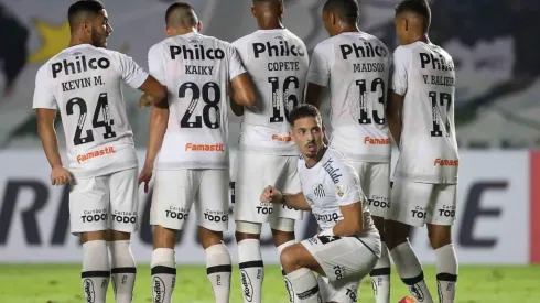 Santos joga pelo Brasileirão neste sábado (29)