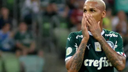 Ex-namorada move um processo contra Deyverson – Foto: Bruno Ulivieri/AGIF.