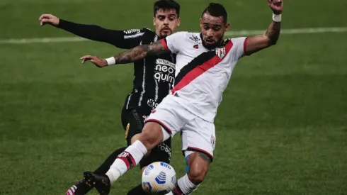 As duas equipes se enfrentaram no último fim de semana (Foto: Ettore Chiereguini/AGIF)