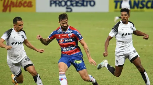 Ceará e Fortaleza se enfrentando pela final do Campeonato Cearense (Foto: Kely Pereira/AGIF)