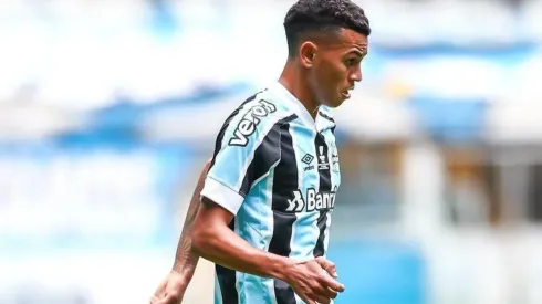 Fernando Henrique impressionou diante do Santa Cruz - Foto: Lucas Uebel/Flickr Oficial do Grêmio/Divulgação.